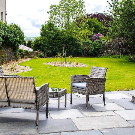 Dingle Garden Townhouse Bed & Breakfast Luaran gambar The garden of the house