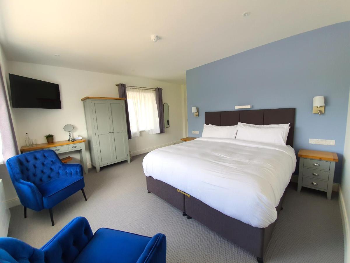 Dingle Garden Townhouse Bed & Breakfast Luaran gambar A bedroom at The Old Mill