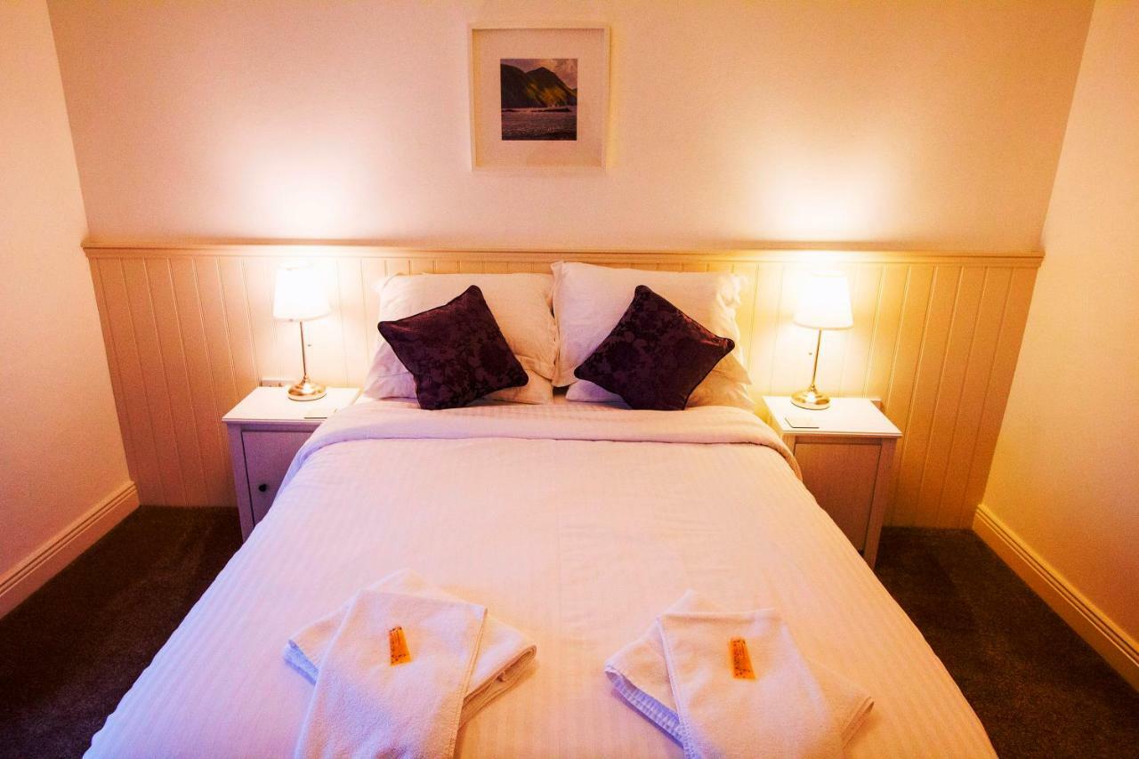 Dingle Garden Townhouse Bed & Breakfast Luaran gambar A bedroom at the hotel