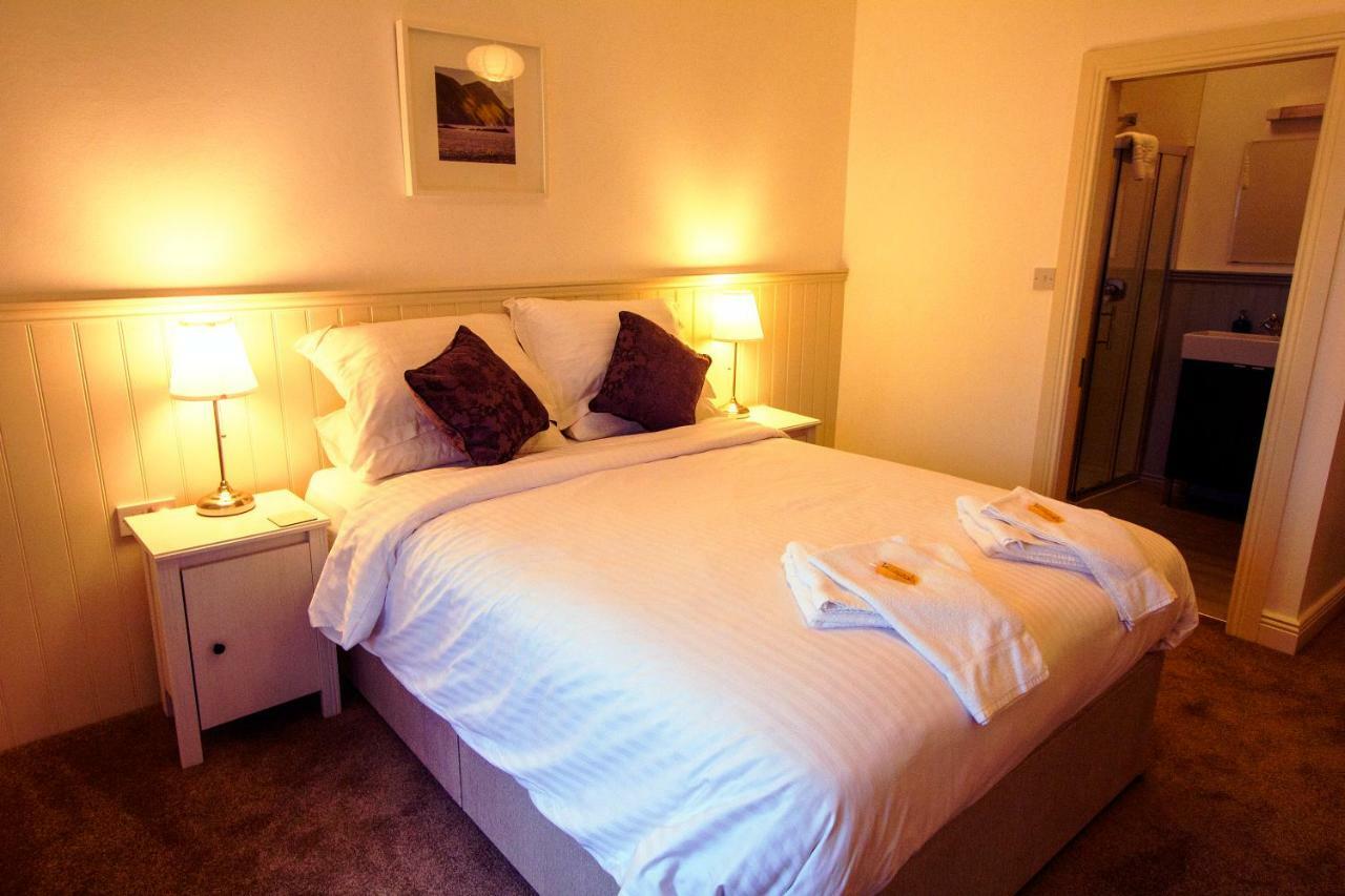 Dingle Garden Townhouse Bed & Breakfast Luaran gambar A bedroom at the hotel