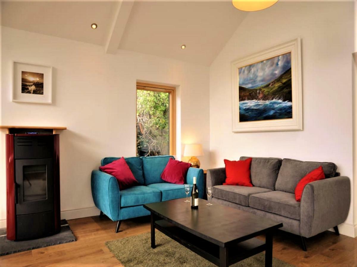 Dingle Garden Townhouse Bed & Breakfast Luaran gambar The interior of the cottage