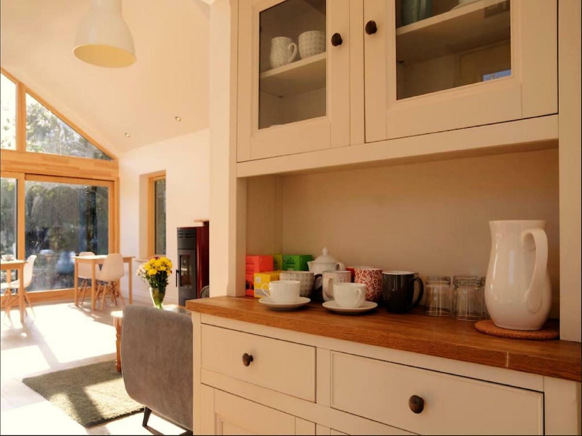 Dingle Garden Townhouse Bed & Breakfast Luaran gambar A kitchen